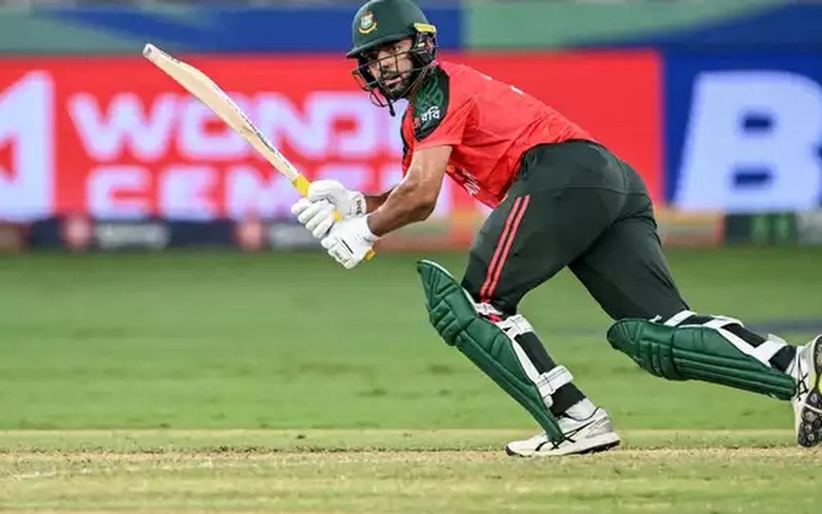 Bangladesh batter Saif Hassan playing a shot in Bangladesh colours.